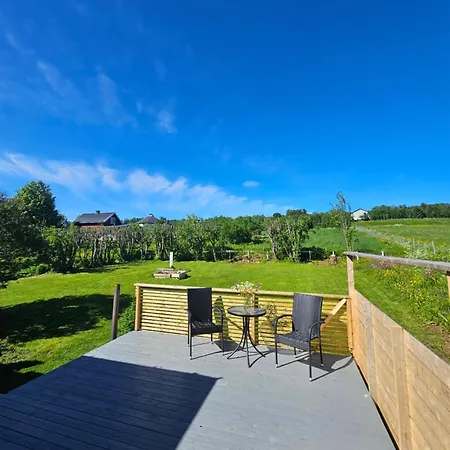 House With A Wiew * Lenangsøyra